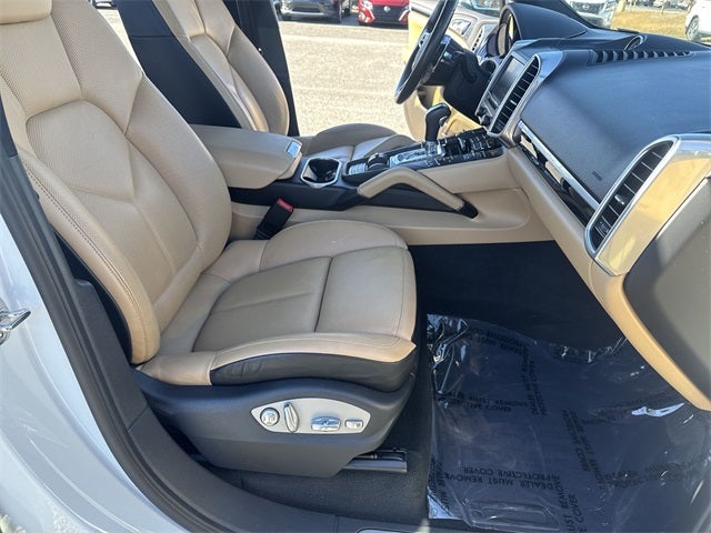 2016 Porsche Cayenne Base