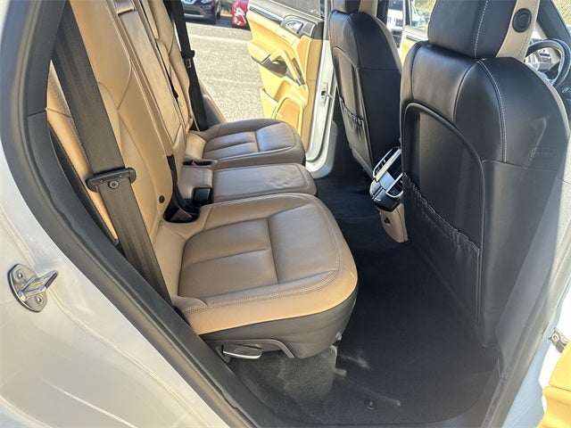 2016 Porsche Cayenne Base