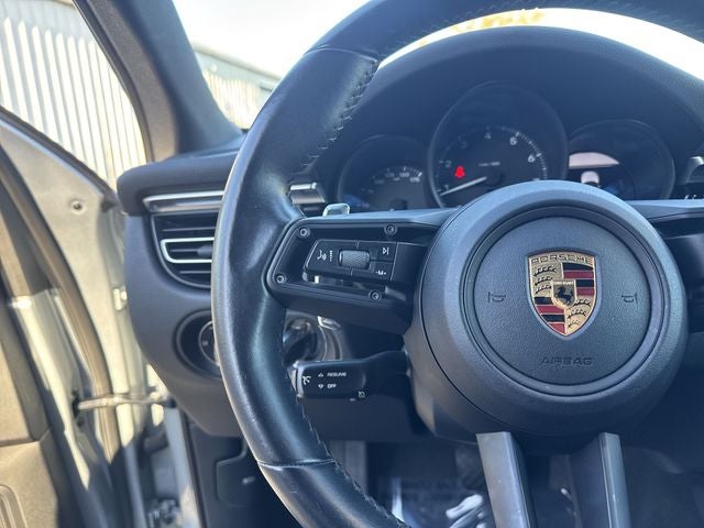 2022 Porsche Macan Base