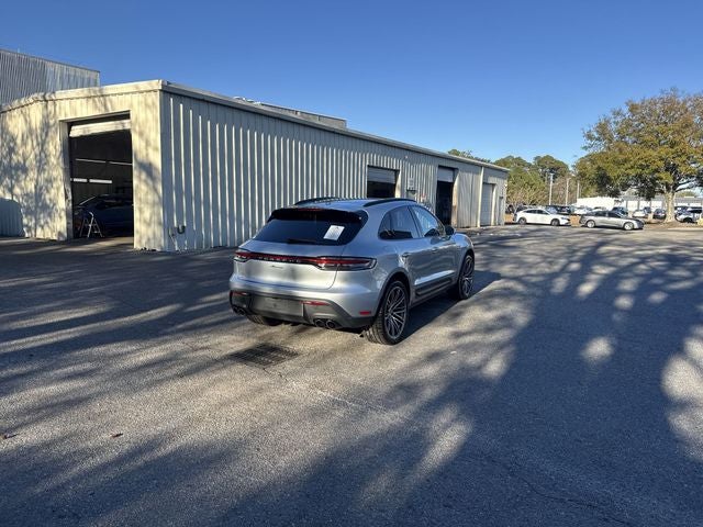 2022 Porsche Macan Base