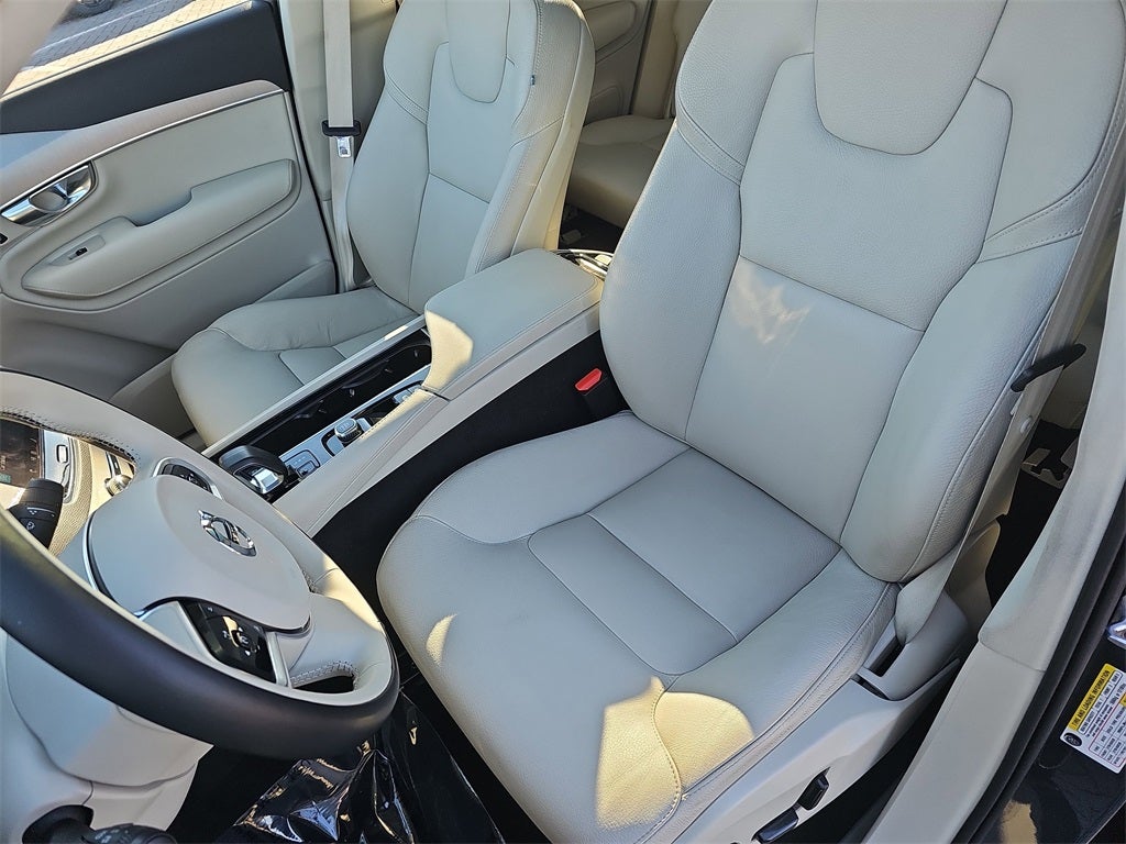 2023 Volvo XC90 B5 Core