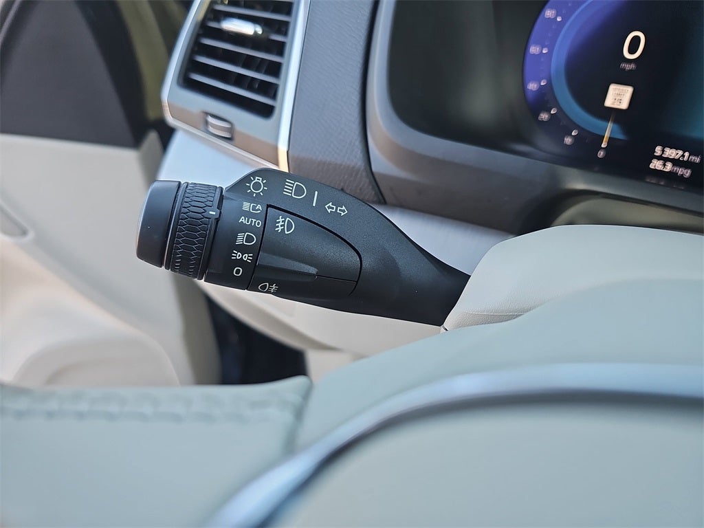 2023 Volvo XC90 B5 Core