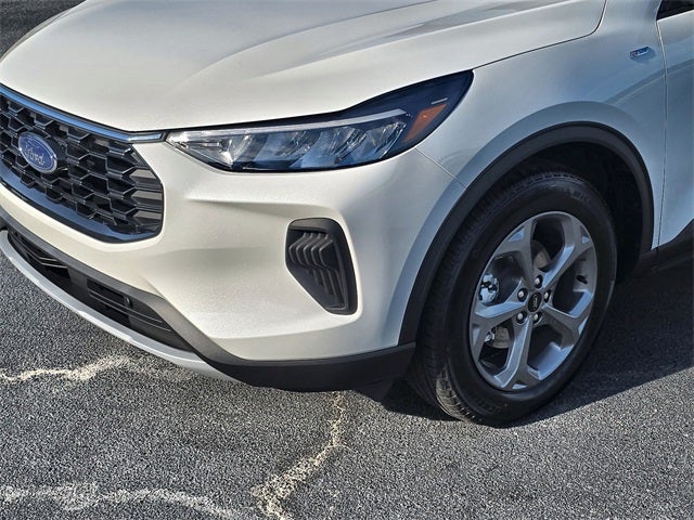 2025 Ford Escape Hybrid ST-Line