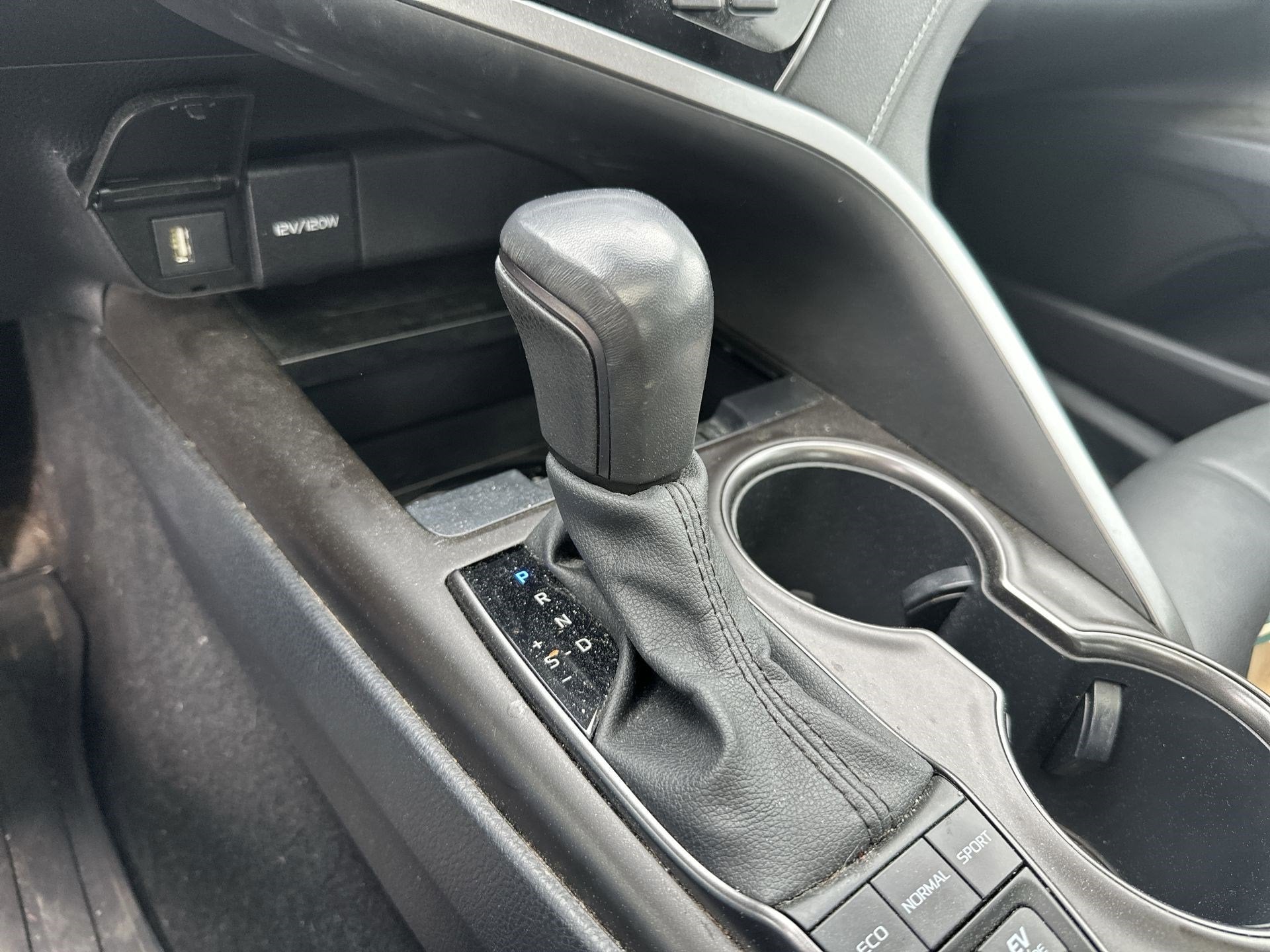 2021 Toyota Camry Hybrid SE