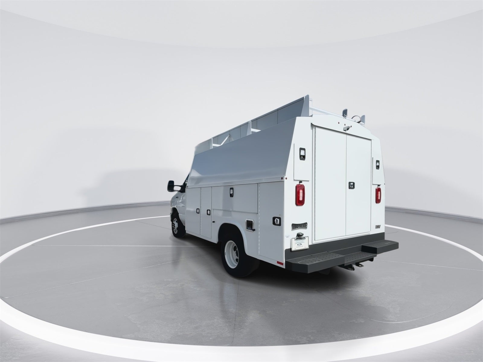 2025 Ford E-350SD Base Cutaway