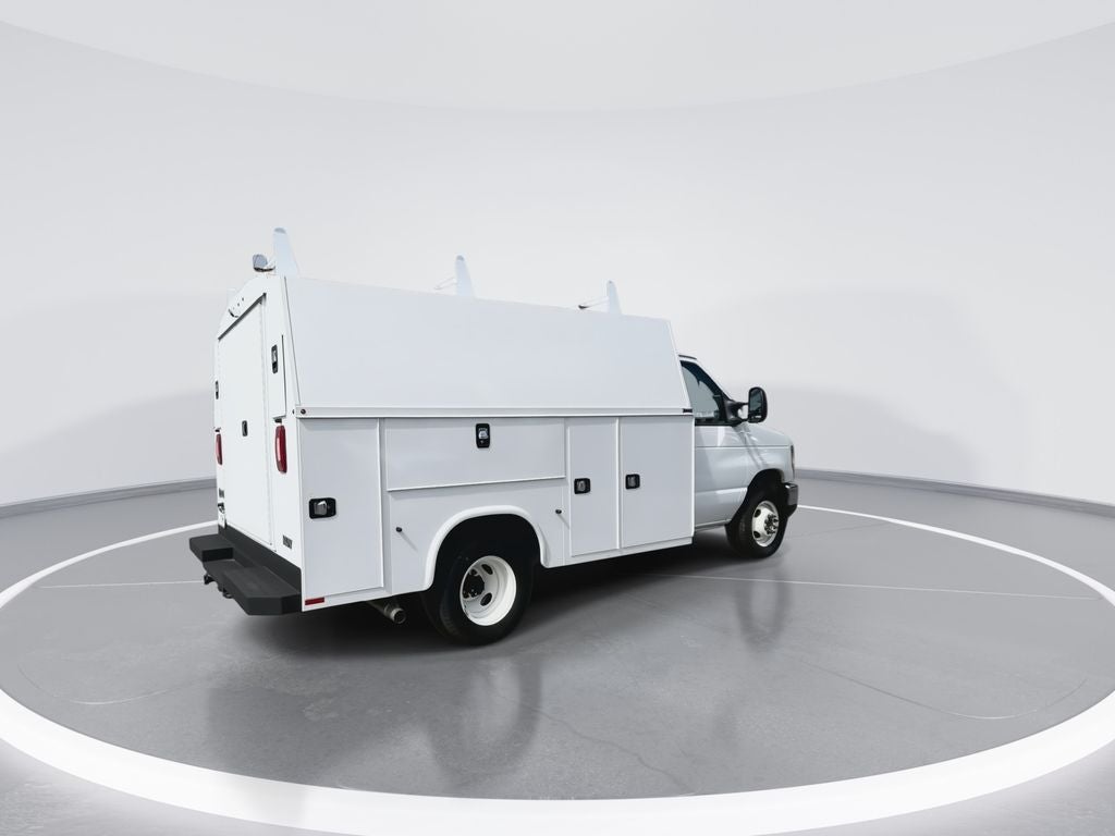 2025 Ford E-350SD Base Cutaway