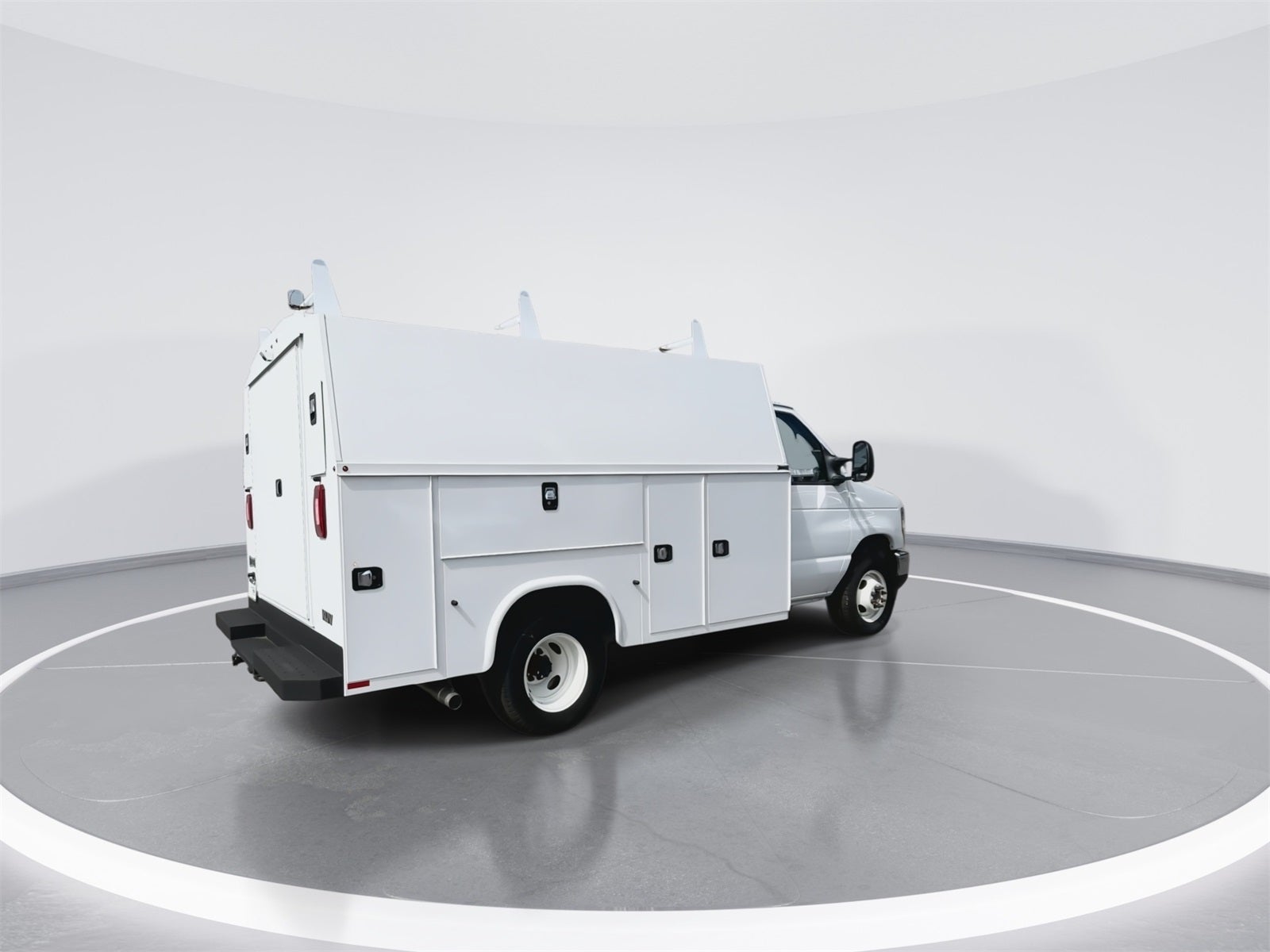 2025 Ford E-350SD Base Cutaway