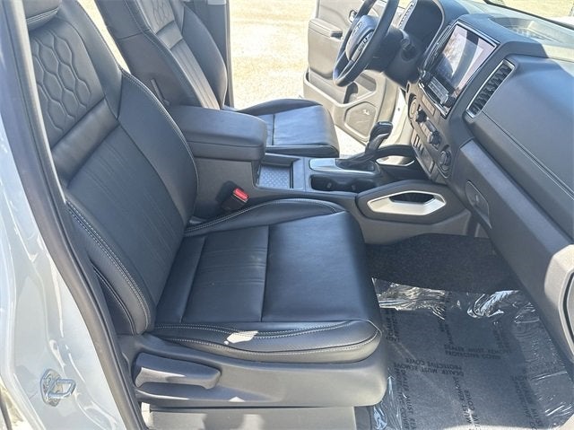 2024 Nissan Frontier SL