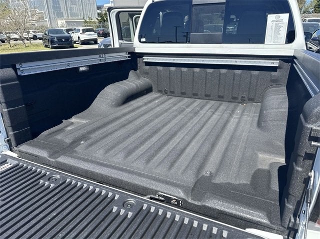 2024 Nissan Frontier SL