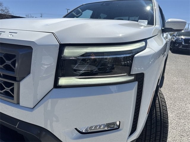 2024 Nissan Frontier SL