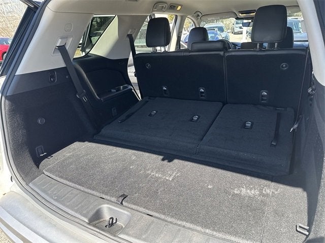 2024 Nissan Pathfinder SL