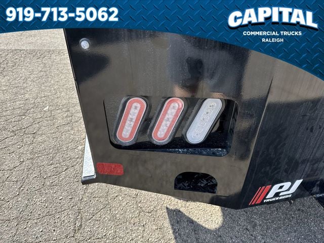 2025 Ford F-450SD GOOSENECK Commercial