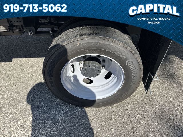 2025 Ford F-550SD 16FT BOX/LIFTGATE Commercial