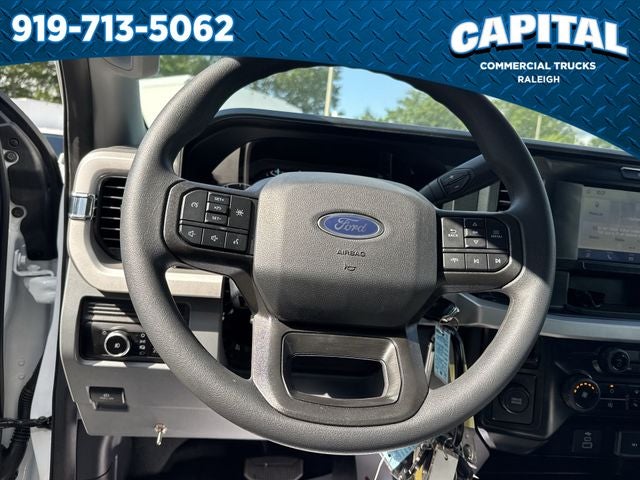 2025 Ford F-550SD 16FT BOX/LIFTGATE Commercial