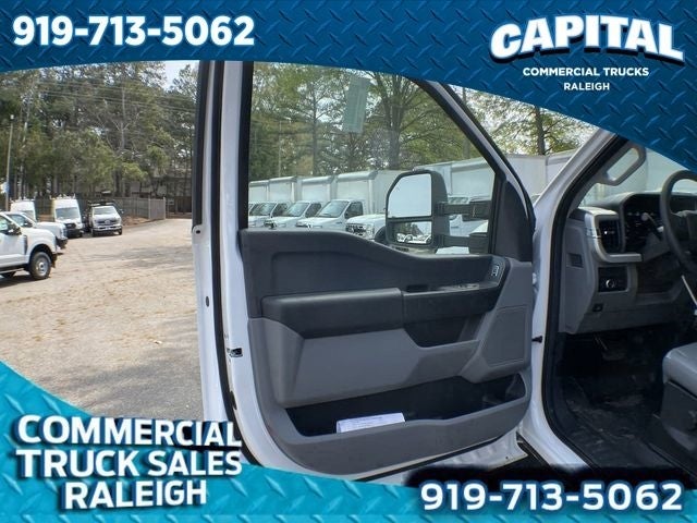 2023 Ford F-350SD FREEDOM BODY Commercial