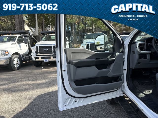 2026 Ford F-550SD 16FT BOX/LIFTGATE Commercial