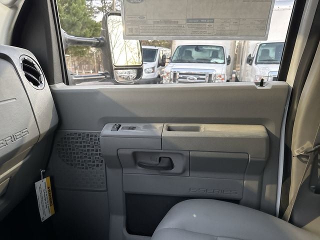 2025 Ford E-350SD 14FT BOX/SIDE DOOR Commercial