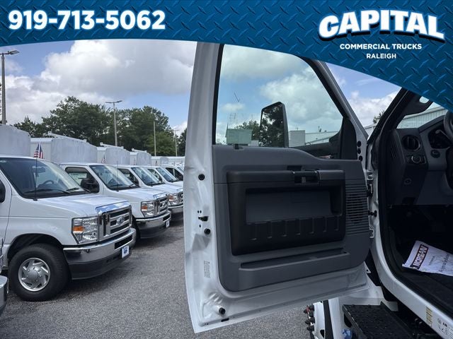 2026 Ford F-750SD 26FT BOX/LIFTGATE Commercial