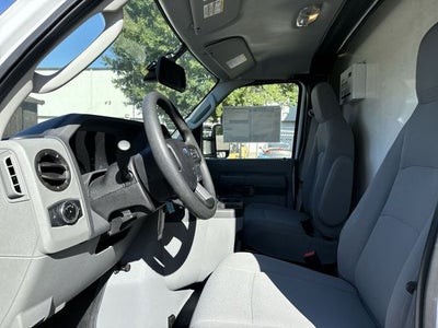 2024 Ford E-450SD 14FT BOX Commercial