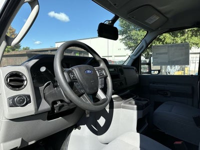 2024 Ford E-450SD 14FT BOX Commercial