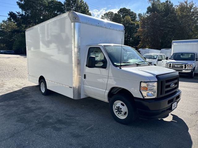 2024 Ford E-450SD 14FT BOX Commercial