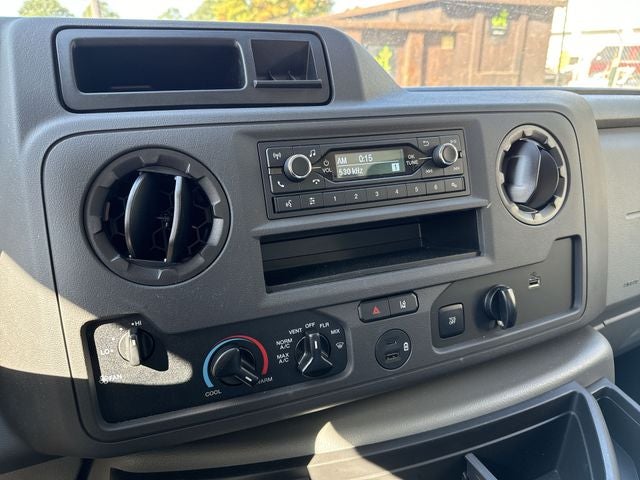 2024 Ford E-450SD 14FT BOX Commercial