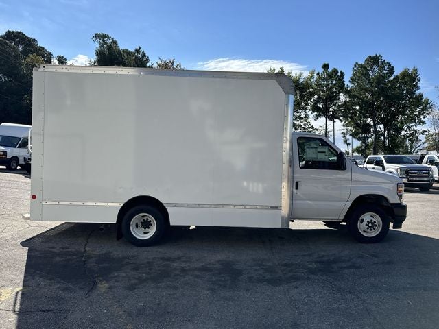 2024 Ford E-450SD 14FT BOX Commercial