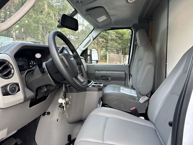 2026 Ford E-450SD 16FT BOX/LIFTGATE Commercial