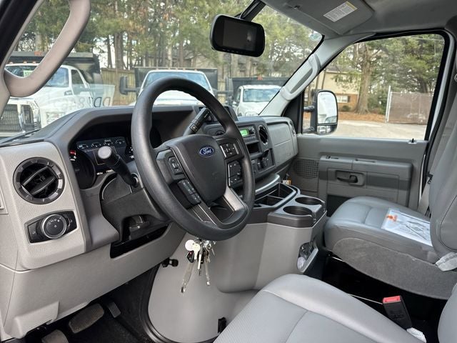 2026 Ford E-450SD 16FT BOX/LIFTGATE Commercial