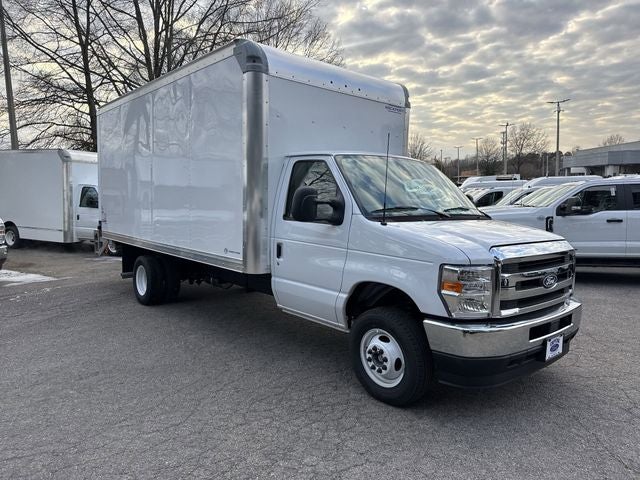 2026 Ford E-450SD 16FT BOX/LIFTGATE Commercial