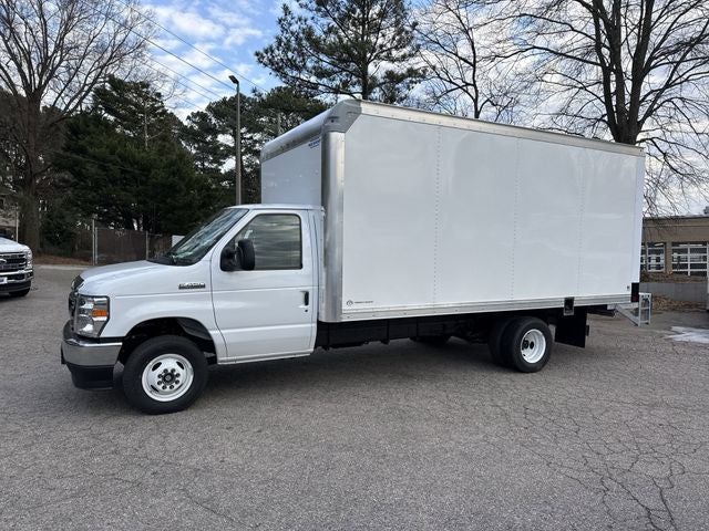 2026 Ford E-450SD 16FT BOX/LIFTGATE Commercial