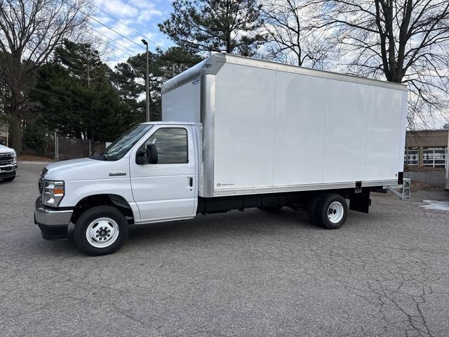 2026 Ford E-450SD 16FT BOX/LIFTGATE Commercial