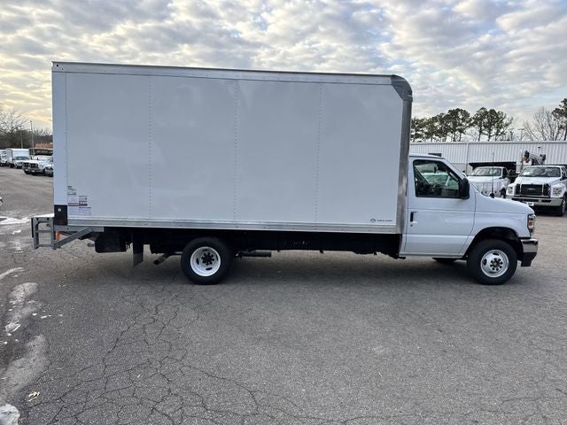 2026 Ford E-450SD 16FT BOX/LIFTGATE Commercial