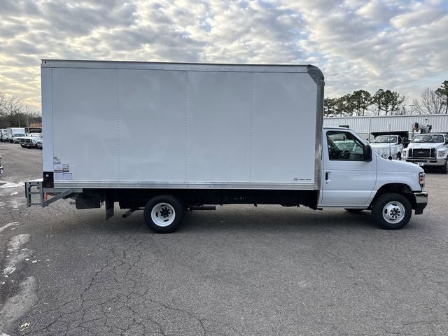 2026 Ford E-450SD 16FT BOX/LIFTGATE Commercial