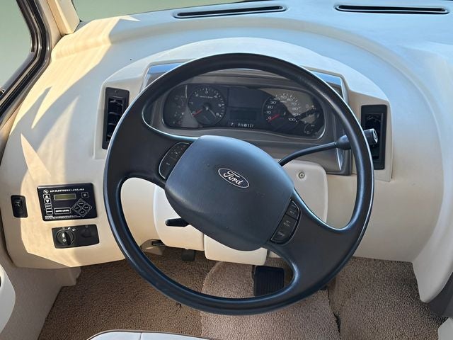 2015 Ford Super Duty F-53 Motorhome Base