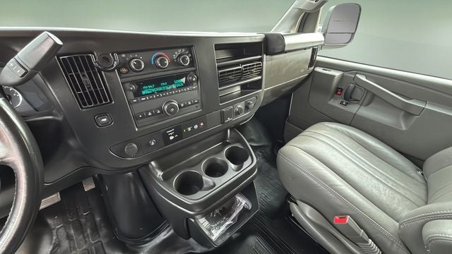 2022 Chevrolet Express 3500 LS Passenger