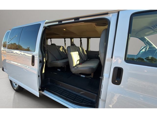 2024 Chevrolet Express 3500 LT Passenger