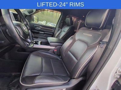 2020 RAM 1500 Laramie Crew Cab 4x4 5'7' Box