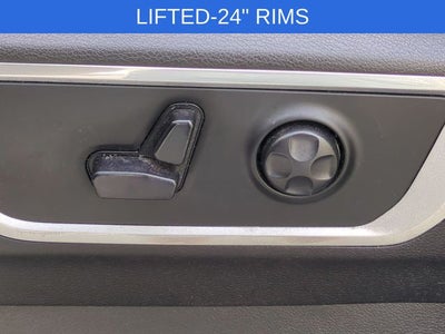 2020 RAM 1500 Laramie Crew Cab 4x4 5'7' Box