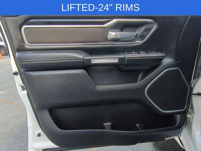 2020 RAM 1500 Laramie Crew Cab 4x4 5'7' Box