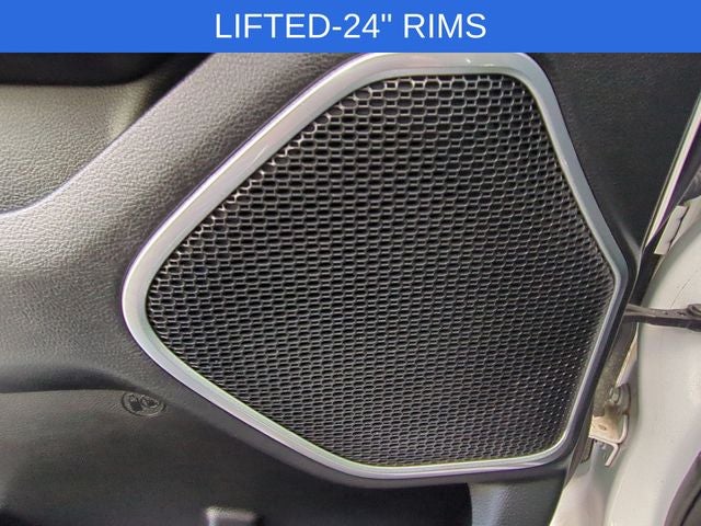 2020 RAM 1500 Laramie Crew Cab 4x4 5'7' Box