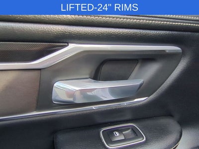 2020 RAM 1500 Laramie Crew Cab 4x4 5'7' Box
