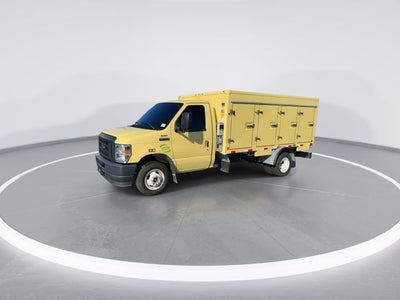 2022 Ford E-450SD Base DRW