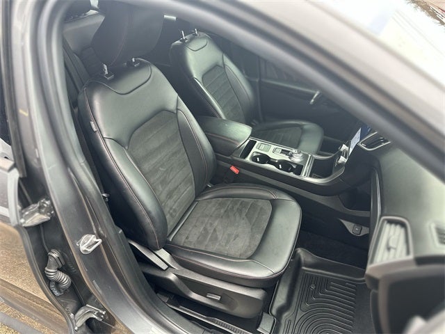 2022 Ford Edge ST Line