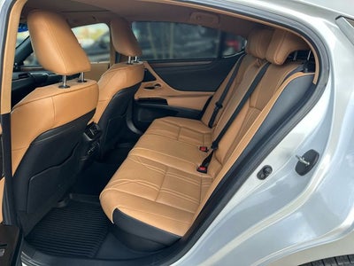 2024 Lexus ES 300h Ultra Luxury