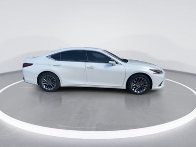 2024 Lexus ES 300h Ultra Luxury